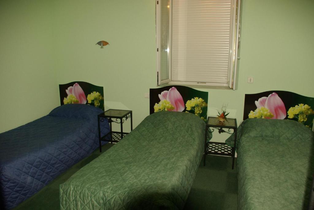 Carmaux Hotel Le Gambetta חדר תמונה
